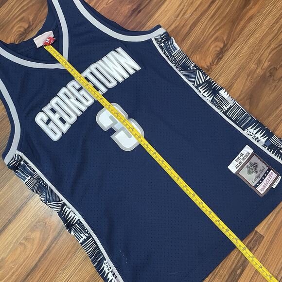 Mitchell & Ness Men’s M Georgetown Hoyas Allen Iverson #3 Jersey ‘95-‘96 College - Picture 10 of 10